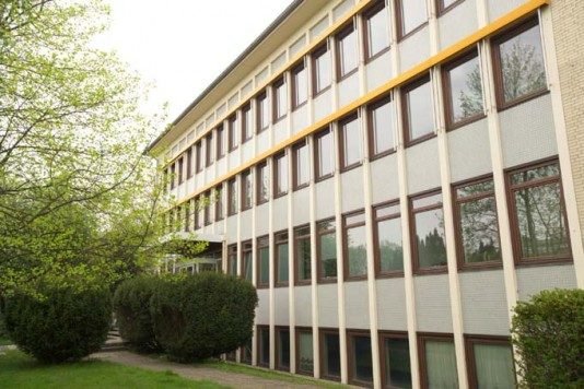 Bürogebäude, Verwaltung